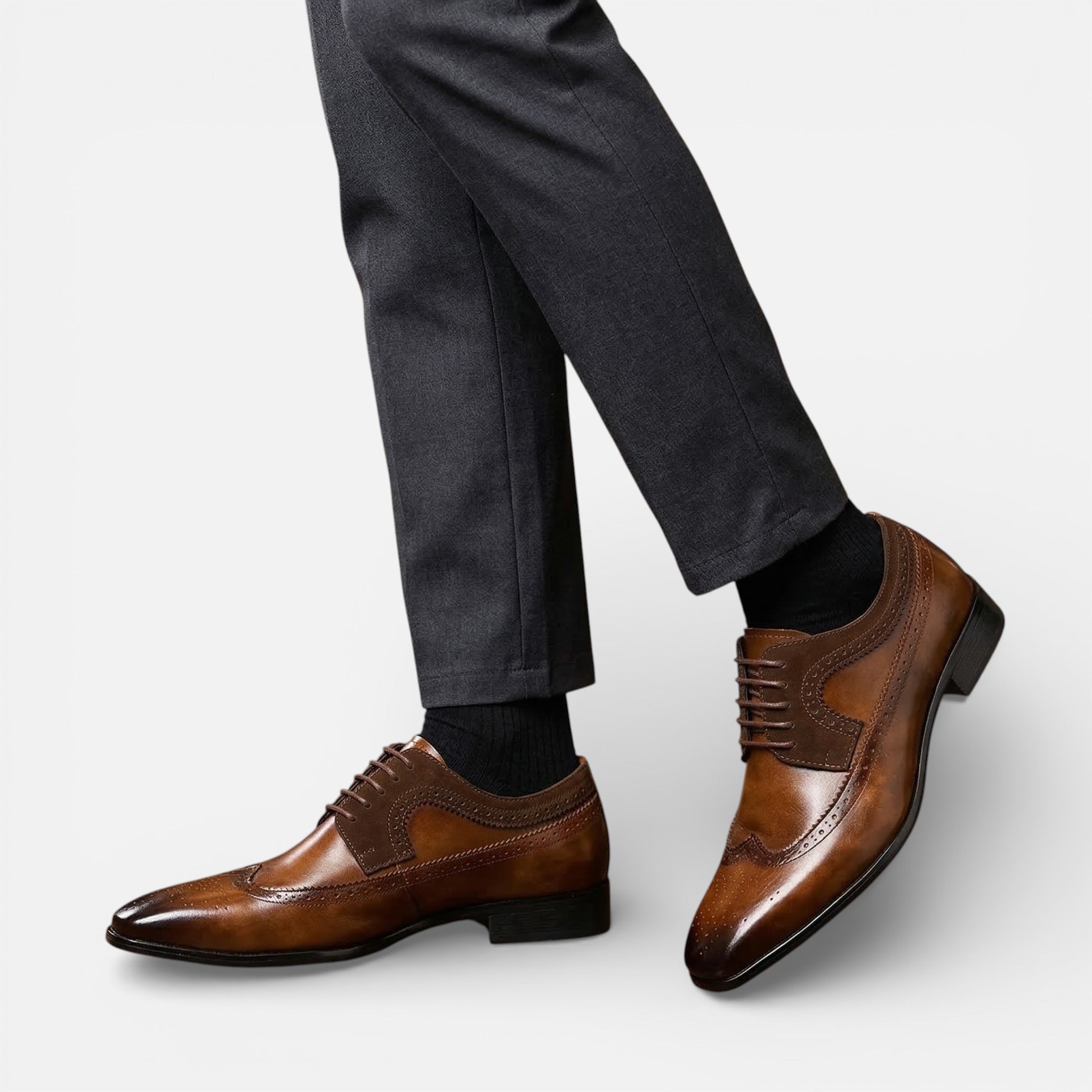 Vellouran | Men's Formal Oxford Dress Shoes with Glossy Look and Wingtip Detail